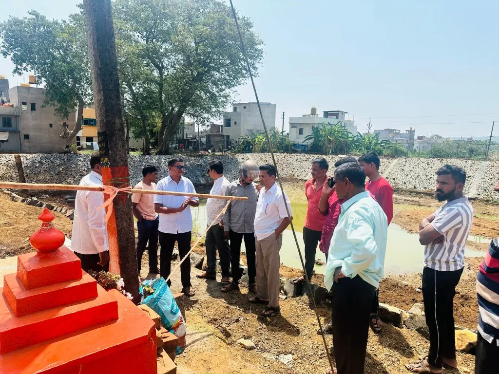 Road closed for animals in Mangainagar Lake