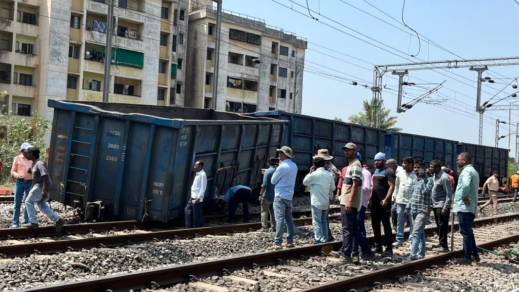 Goods train coaches derail in Belgaum