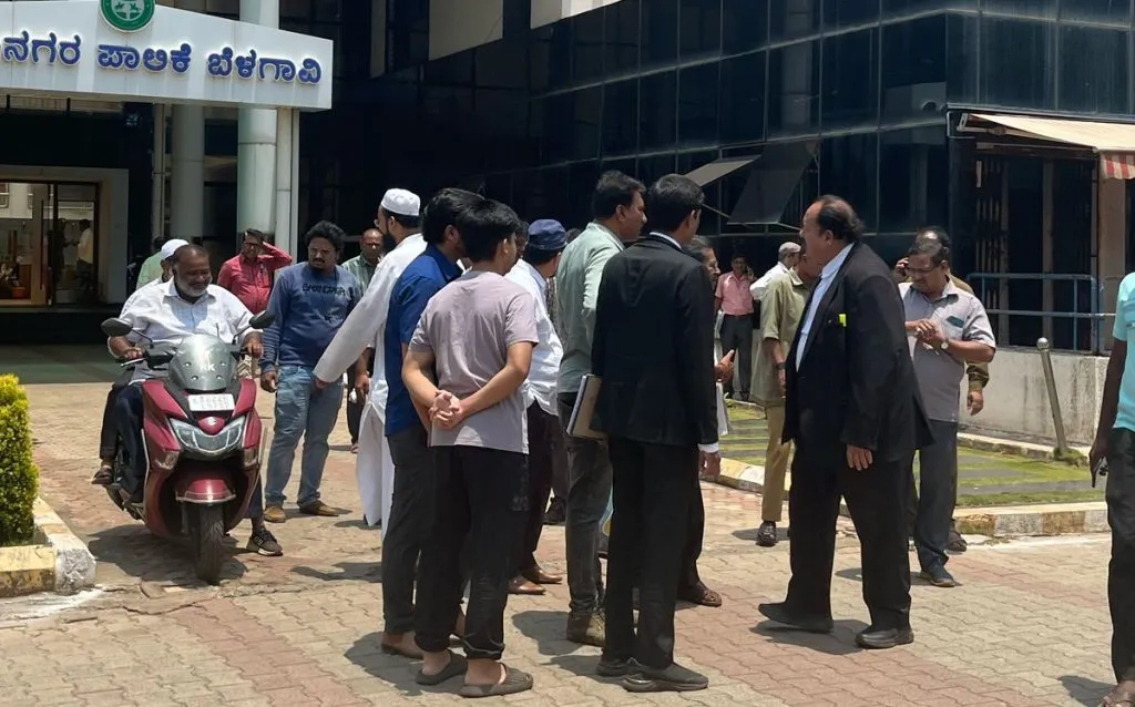 Municipal Corporation's notice regarding the demolition of 'those' 98 buildings