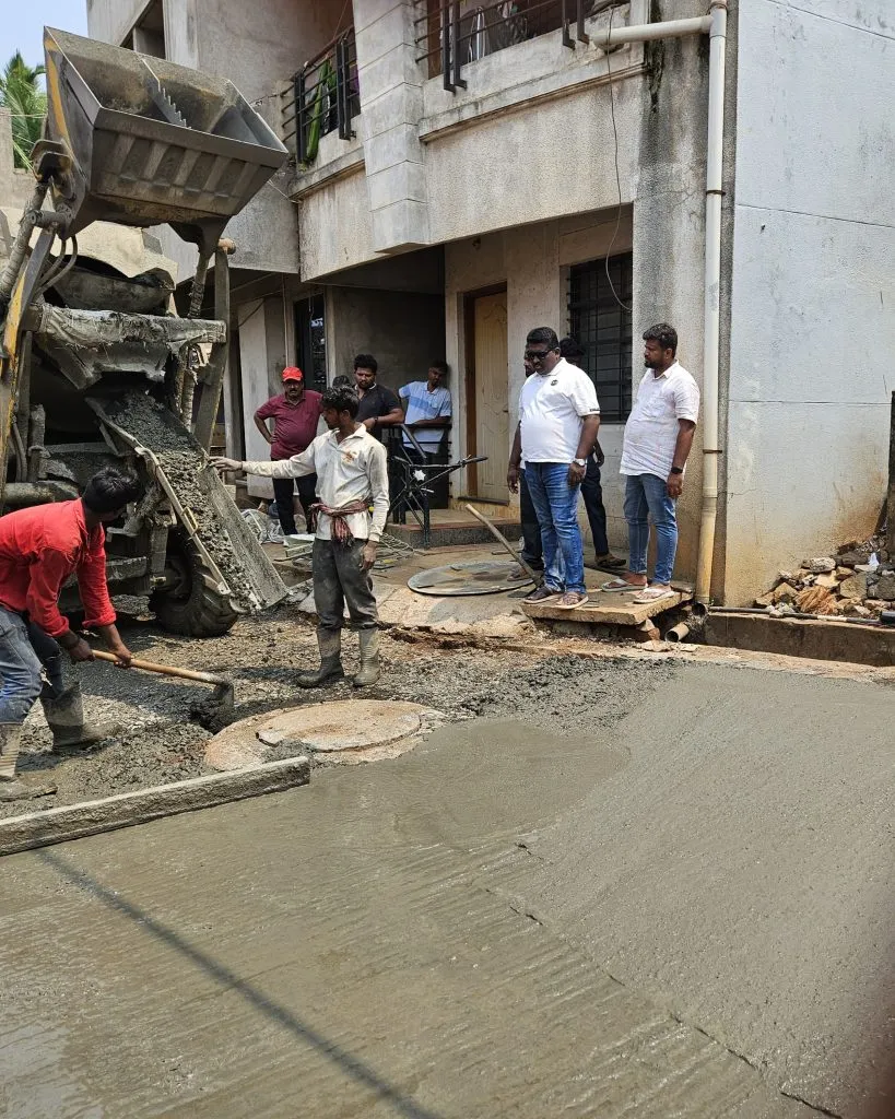 Concreting of New Galli Shahapur Road begins