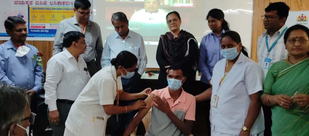 क्षयरोग रुग्णांना पौष्टिक आहार किटचे वाटप Distribution of nutritious food kits to tuberculosis patients