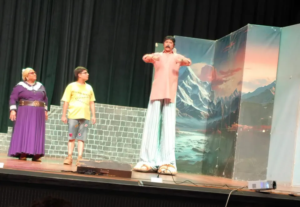 गॅजेट्स कोमात ‘आजीबाई जोरात’ Gadgets in a coma 'Grandma is loud'