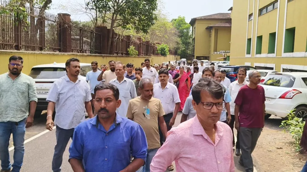 भोमातील चार घरांचे पुनर्वसन,मंदिरांना कोणताही धोका नाही Rehabilitation of four houses in Bhoma, no threat to temples