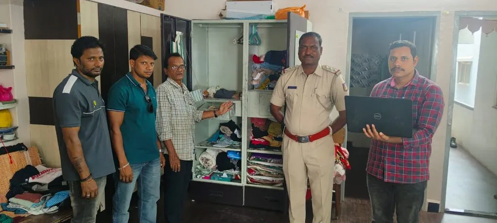 Two houses on Mahatma Phule Road were demolished.