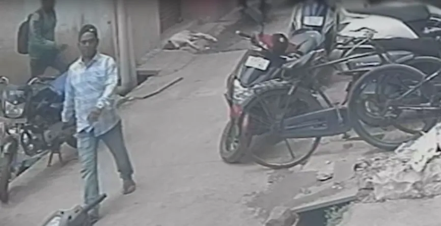 Images of thieves in Pangul Gali burglary available