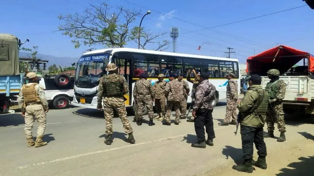 मणिपूरमध्ये 6 उग्रवाद्यांना अटक 6 militants arrested in Manipur