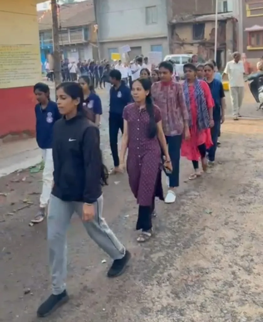 Roundup for awareness of salivary gland disease and rabies