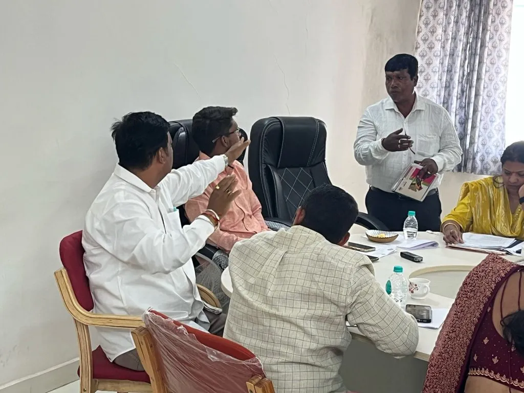 पावसाळ्यापूर्वी शहरातील धोकादायक झाडे हटवा Remove dangerous trees in the city before the monsoon