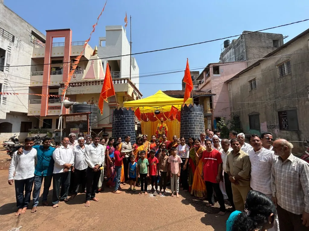 बेळगावकरांचा रयतेच्या राजाला मुजरा Belgaum residents salute the raja of the raiyats