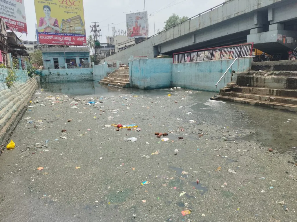 कपिलेश्वर तलावात सांडपाण्याचा साठा Sewage accumulation in Kapileshwar lake