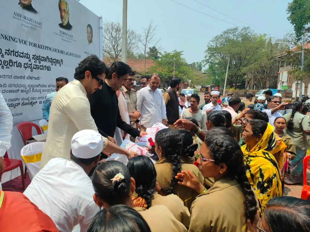 Distribution of pants, shirts, sarees to sanitation workers on the occasion of Ramadan Eid