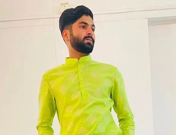 महागड्या फोनची विचारणा केल्याने न्यू वैभवनगरातील तरुणाची आत्महत्या A young man from New Vaibhavnagar committed suicide after being asked for an expensive phone.