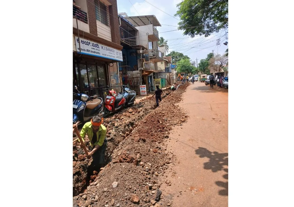 Re-excavation for water pipeline on Sardars High School Road