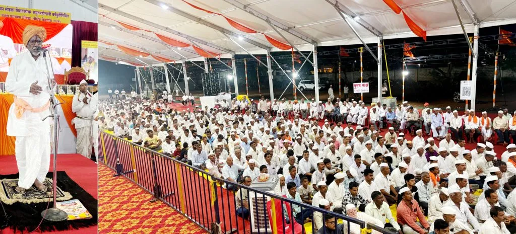 The Warkari are satisfied with the sermon-kirtan in the Gatha Parayana.