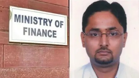 अरविंद श्रीवास्तव यांची महसूल, समीर सिन्हा नागरी विमान वाहतूक प्रमुख