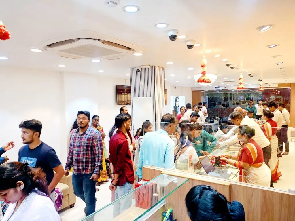 Shopping booms on the occasion of Gudi Padwa