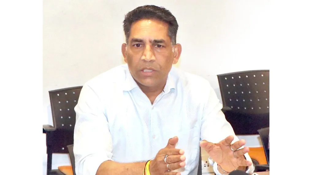 पोंक्षे, तुम्ही गैर बोललात! Minister Gawade's ministerial post has been lost.