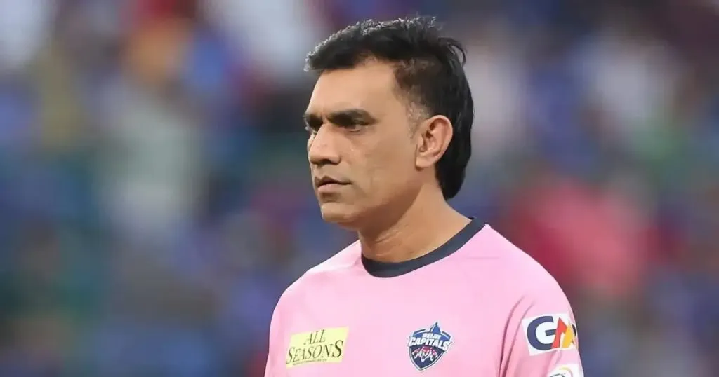 मुनाफ पटेलला दंड Munaf Patel fined