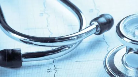 आरोग्यमधील 27 वैद्यकीय अधिकारी बडतर्फ services Medical Officers one year have been terminated