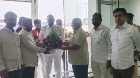 Sharad Pawar : नाराज न होता कामाला लागा, निवडणुकांसाठी पवारांचा कार्यकर्त्यांना बूस्टर डोस Sharad Pawar appeals to get ready for local body elections activist