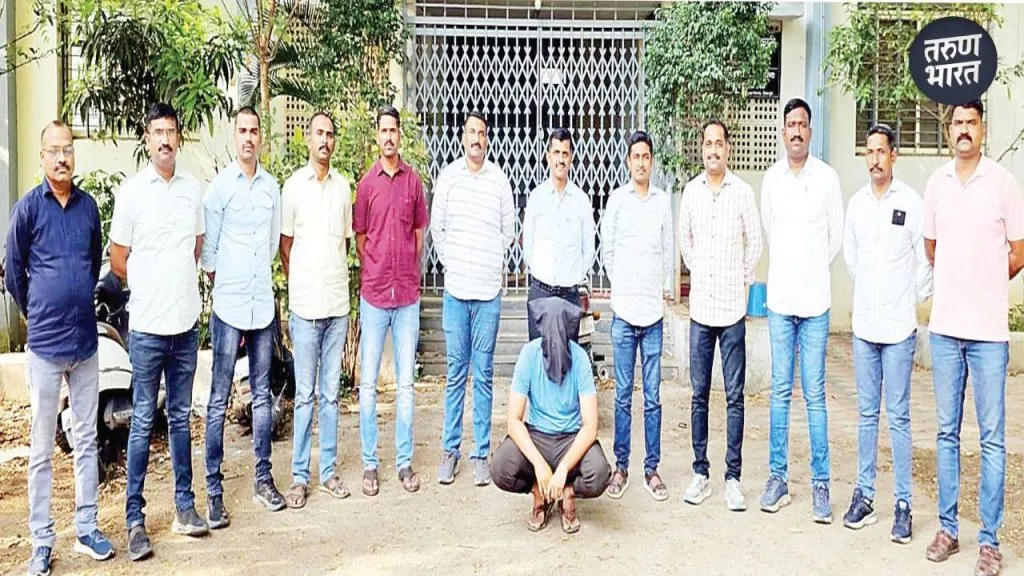 खून करून अपघाताचा बनाव, डोक्यात चिनी मातीची बरणी मारुन पुतण्याकडून काकाचा खून police strongly suspected deceased fallen house and died uncle