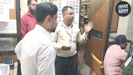 Citizens line for certificates again read complaints Commissioner