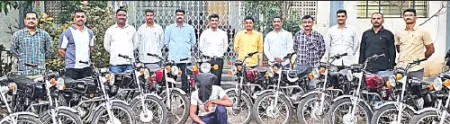 यामाहा चोरी करणाऱ्या आंतरजिल्हा चोरट्यास अटक Inter-district thief stealing Yamaha bikes arrested