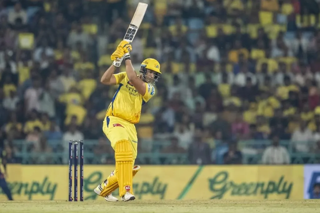 चेन्नई विजयी ट्रॅकवर Chennai on winning track