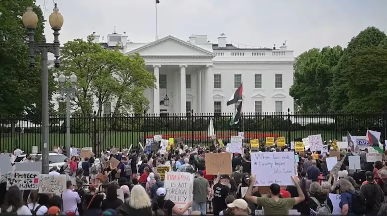 In America, thousands of people surrounded the President's residence