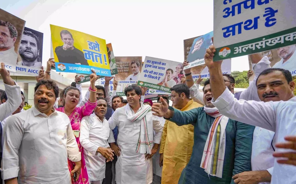 Congress protests outside ED offices