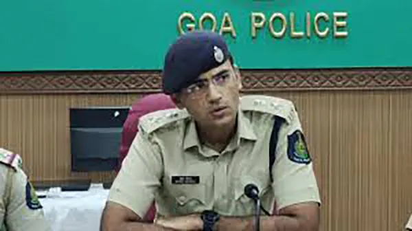 समुद्रकिनाऱ्यावर शांतता भंग करणाऱ्यांवर कारवाई Action against those disturbing the peace on the beach