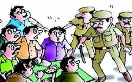 "Gambling dens raided at two locations in Satara city