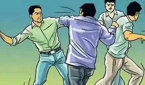 घर भाड्यासाठी दाम्पत्यासह तिघांना मारहाण Couple Among Three Assaulted Over House Rent Dispute