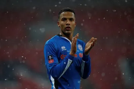 Footballer dies of cancer