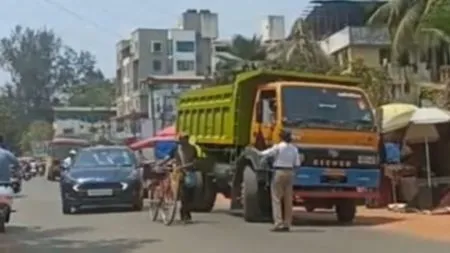 कुडाळात डंपर वाहतुकीवर कारवाई