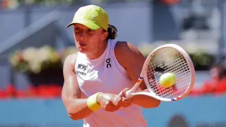 Swiatek, Gauff, Andreeva, Nishikori win