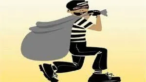 कामगाराकडूनच दुकानात अडीच लाखांची चोरी Employee steals ₹2.5 lakh from the shop