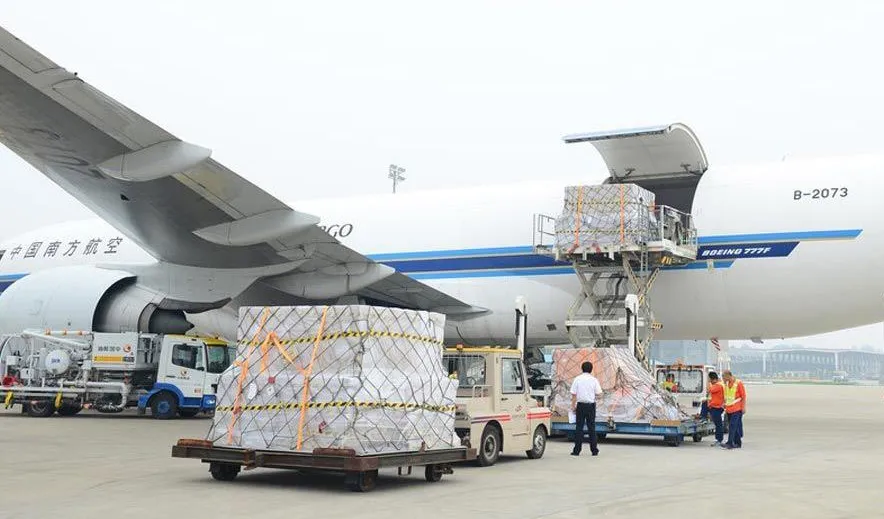 Apple ships iPhones, products to US by air