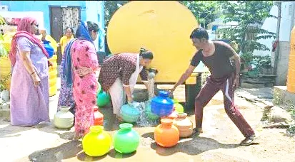 पाणीटंचाई, महागाईची राज्यात हातघाई Water shortage, inflation grip the state