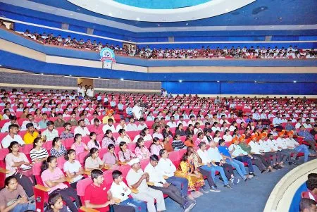 Dr. Kiran Thakur's gratitude ceremony begins