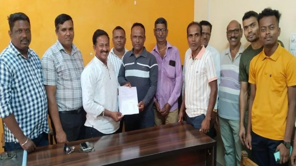 मळगाव-तेलकाटावाडी येथील बंद स्ट्रीट लाईट सुरु करा