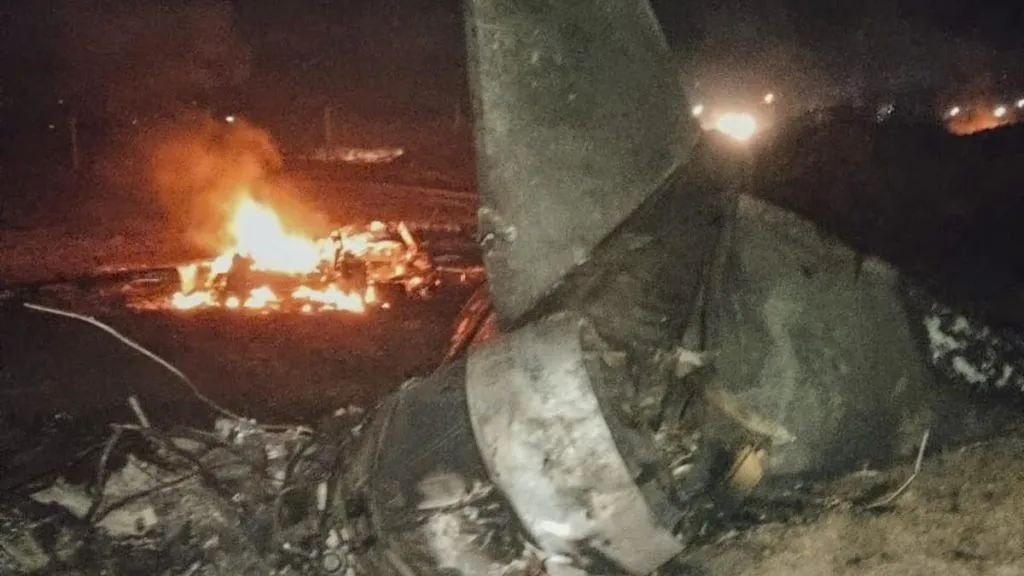 Jaguar fighter jet crashes in Gujarat