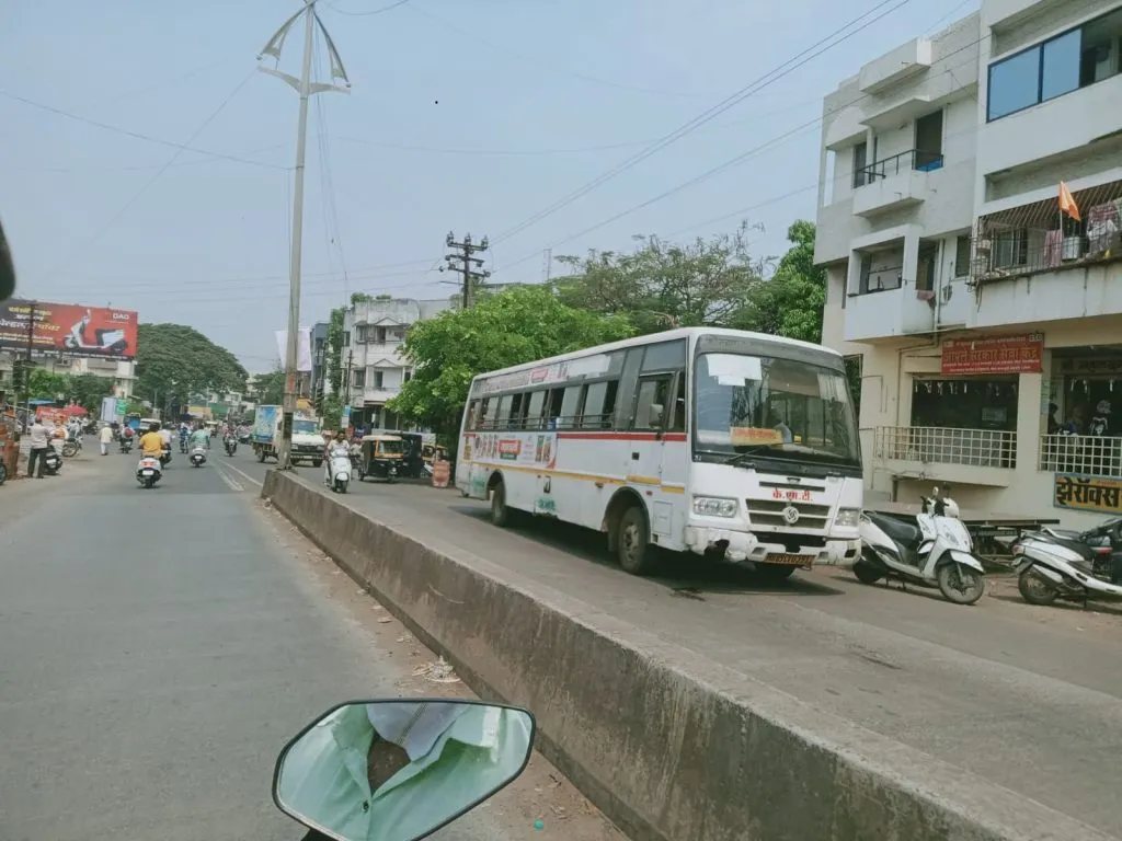 Vidya Chowk... stuck in a traffic jam!