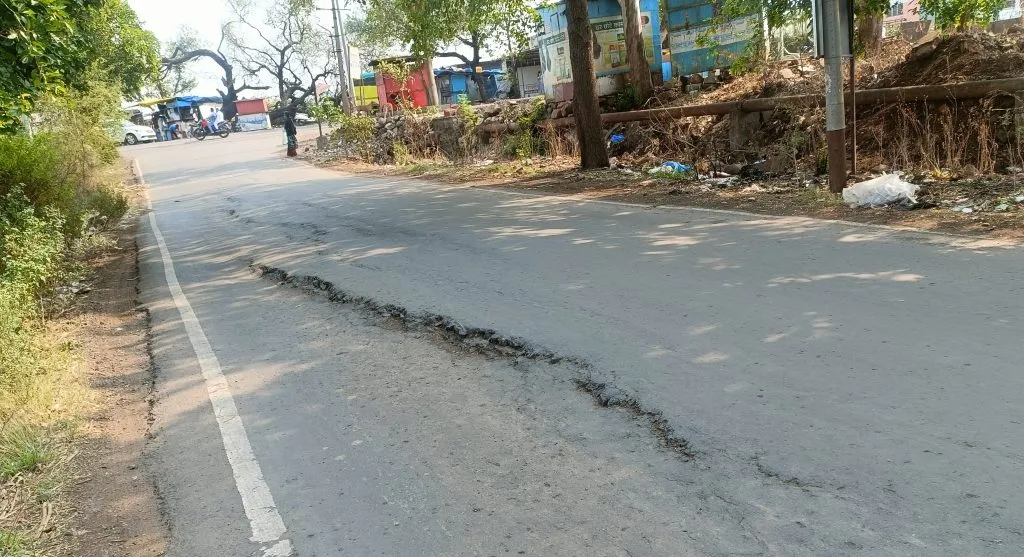 The road at Vadange Phata is becoming dangerous