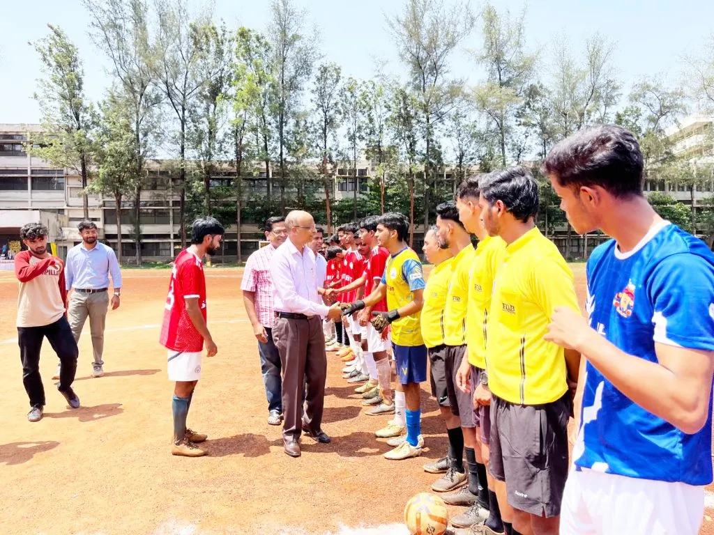 KLE, SGBIT, Gogate, Angadi start with a win