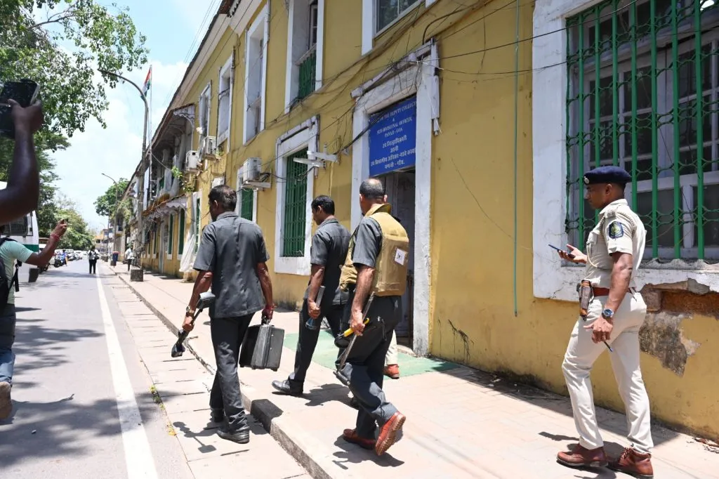 Threat to blow up the Collector's office with a bomb