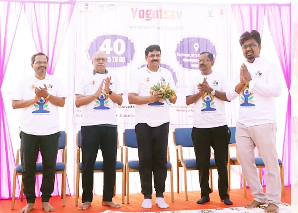 कंकणवाडी आयुर्वेदिक कॉलेजमध्ये योगदिन पूर्वतयारीसाठी योगाभ्यास Yoga practice in preparation for Yoga Day at Kankanwadi Ayurvedic College