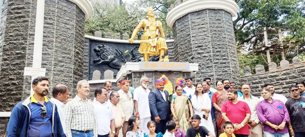Vinod Metri, Rajesh Lohar receive grand welcome in Belgaum
