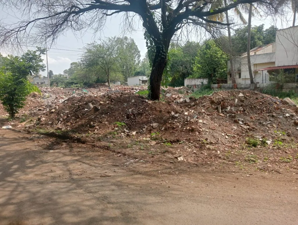 "Debris from demolished buildings dumped in vacant plots