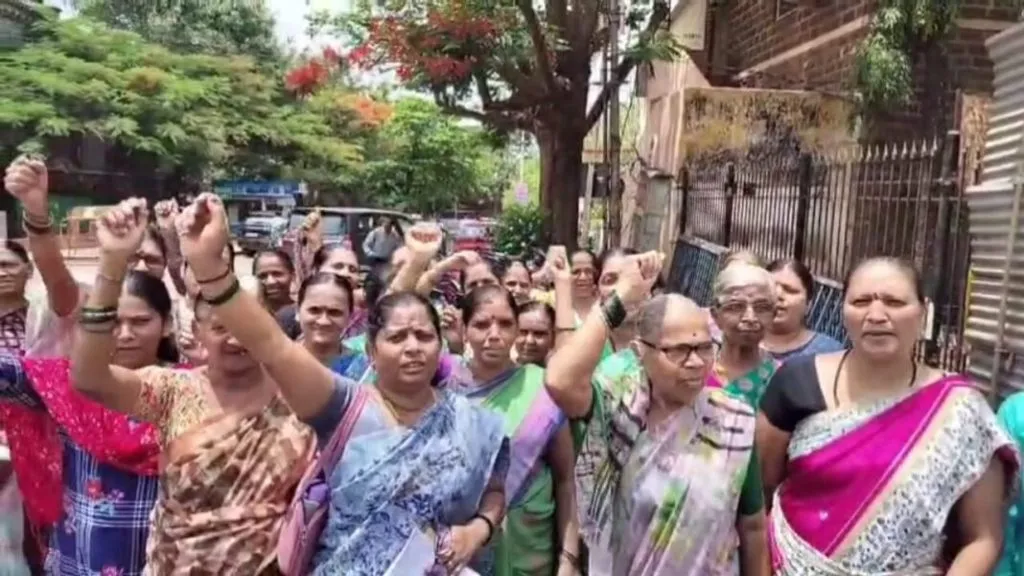 Residents march to clean drains in Vadgaon area